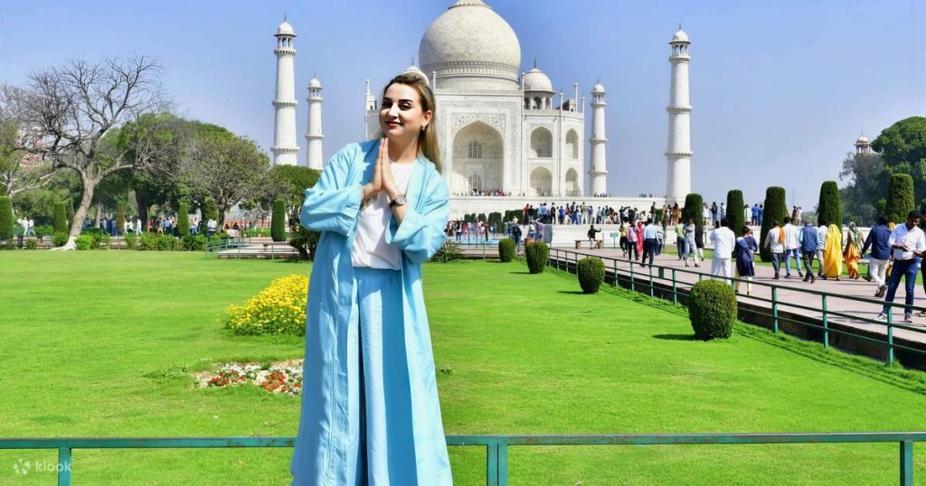A Same Day Taj Mahal Tour from Delhi by Gatimaan Express offers several benefits, such as